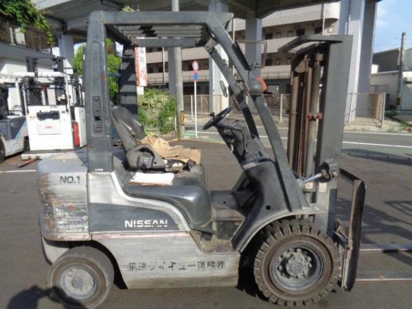 XE NÂNG NISSAN FD20