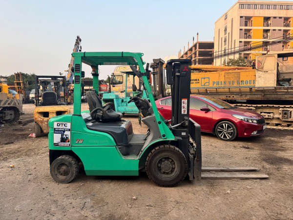 XE NÂNG MITSUBISHI FDE20T