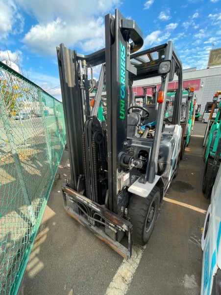 XE NÂNG UNICARRIERS FHD25T5